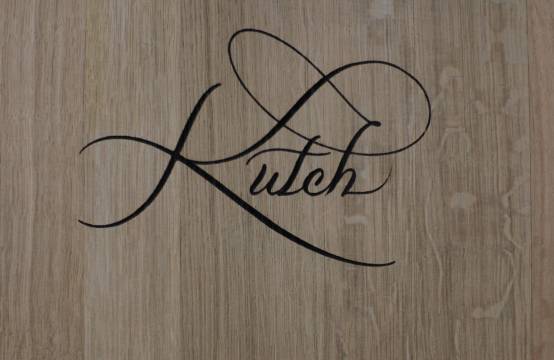 Detail wijnvat met logo Kutch